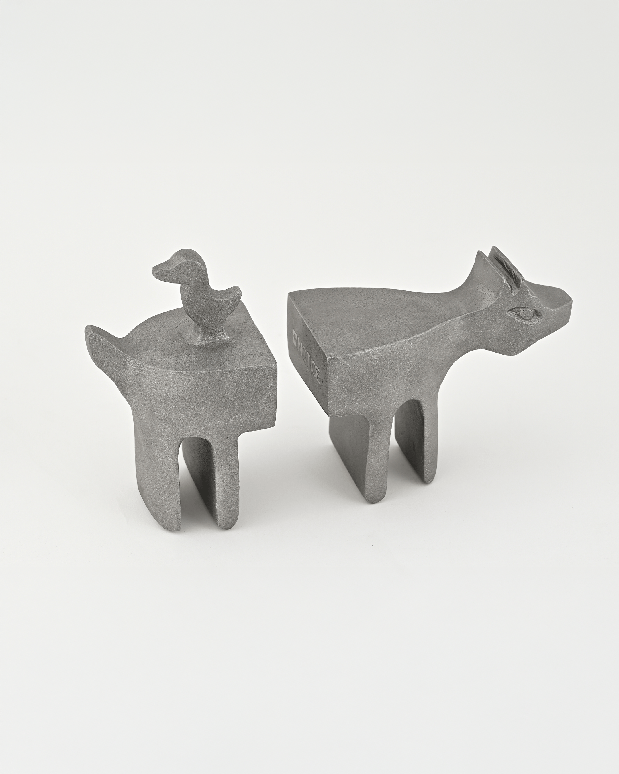 Hound Book Ends by Notice