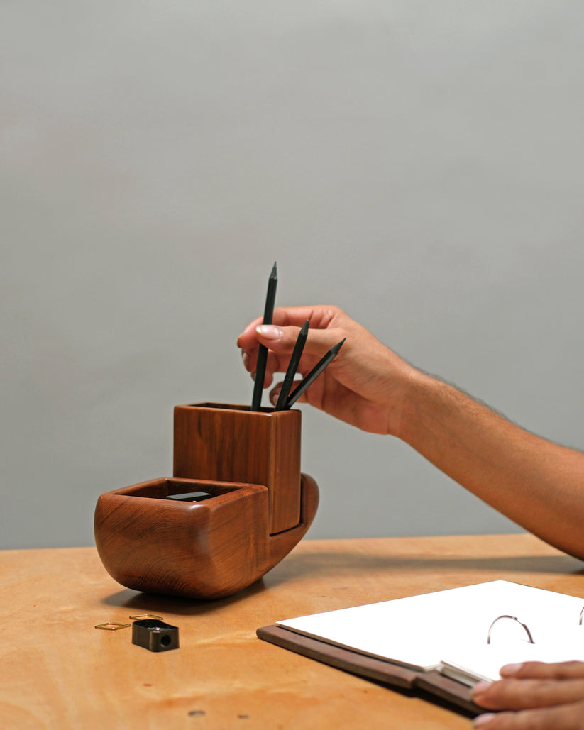 Sculp Stationery Holder by Studio Indigene