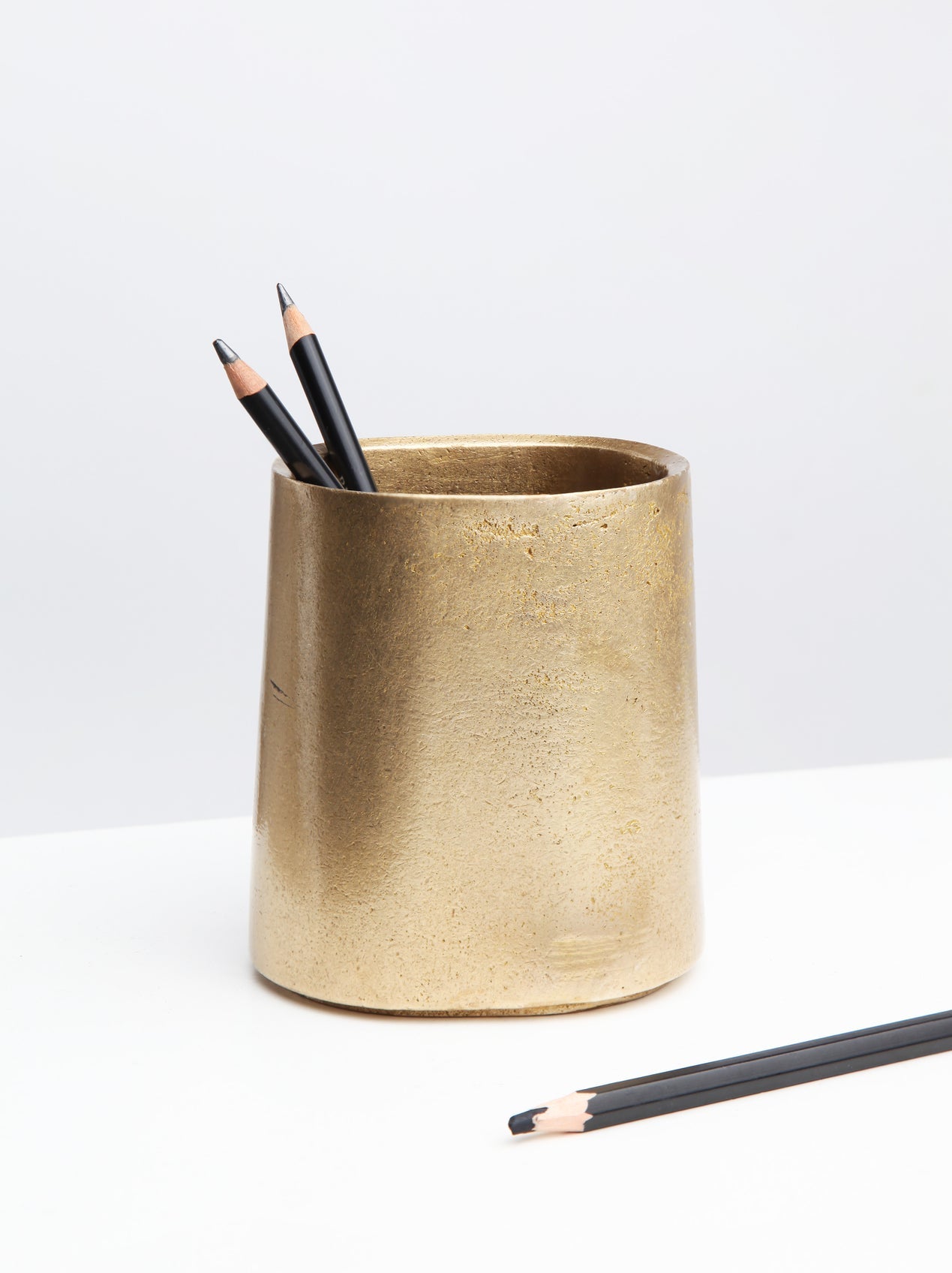 Taper Pen Stand by Stem